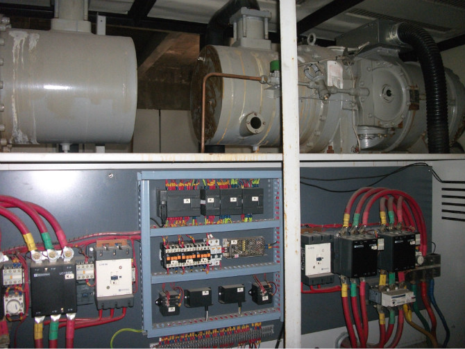 回收二手日立螺桿式冷水機(jī)